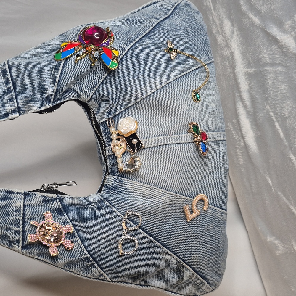Denim Hobo Bag w/Fashion Brooches - Picture 16 of 17